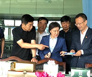 內(nèi)蒙古自治區(qū)黨委副書記、自治區(qū)主席布小林考察調(diào)研田牧乳業(yè)有限公司
